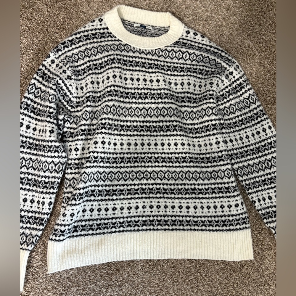 American Eagle Sweater